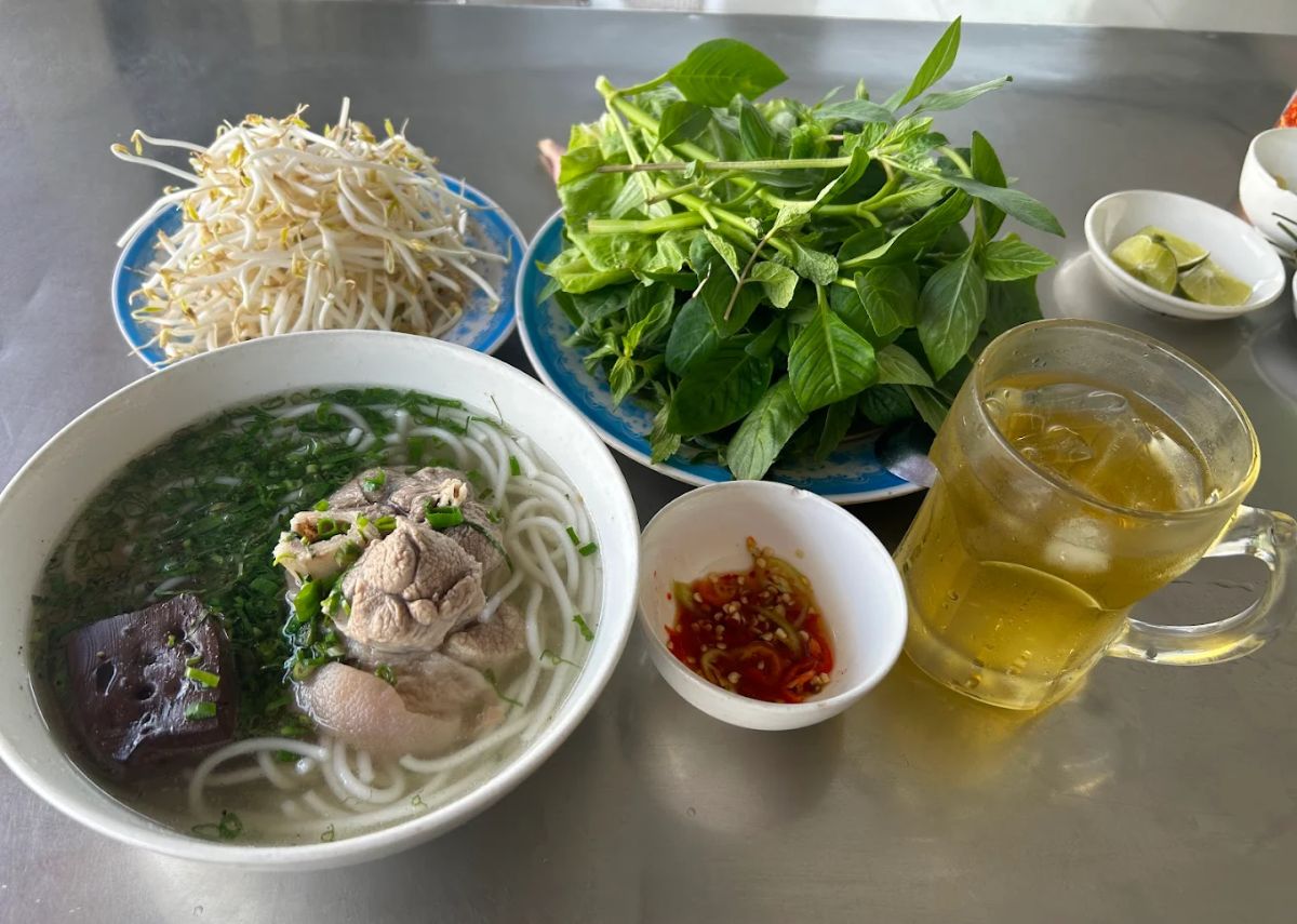 Bánh canh Bé Năm