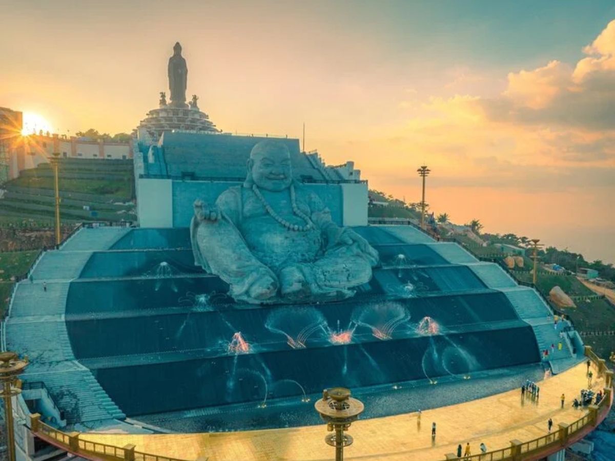 Kiến trúc đá sa thạch tượng Di Lặc