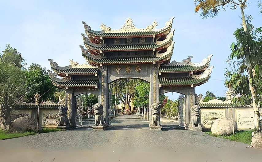 Cổng chùa Gò Kén