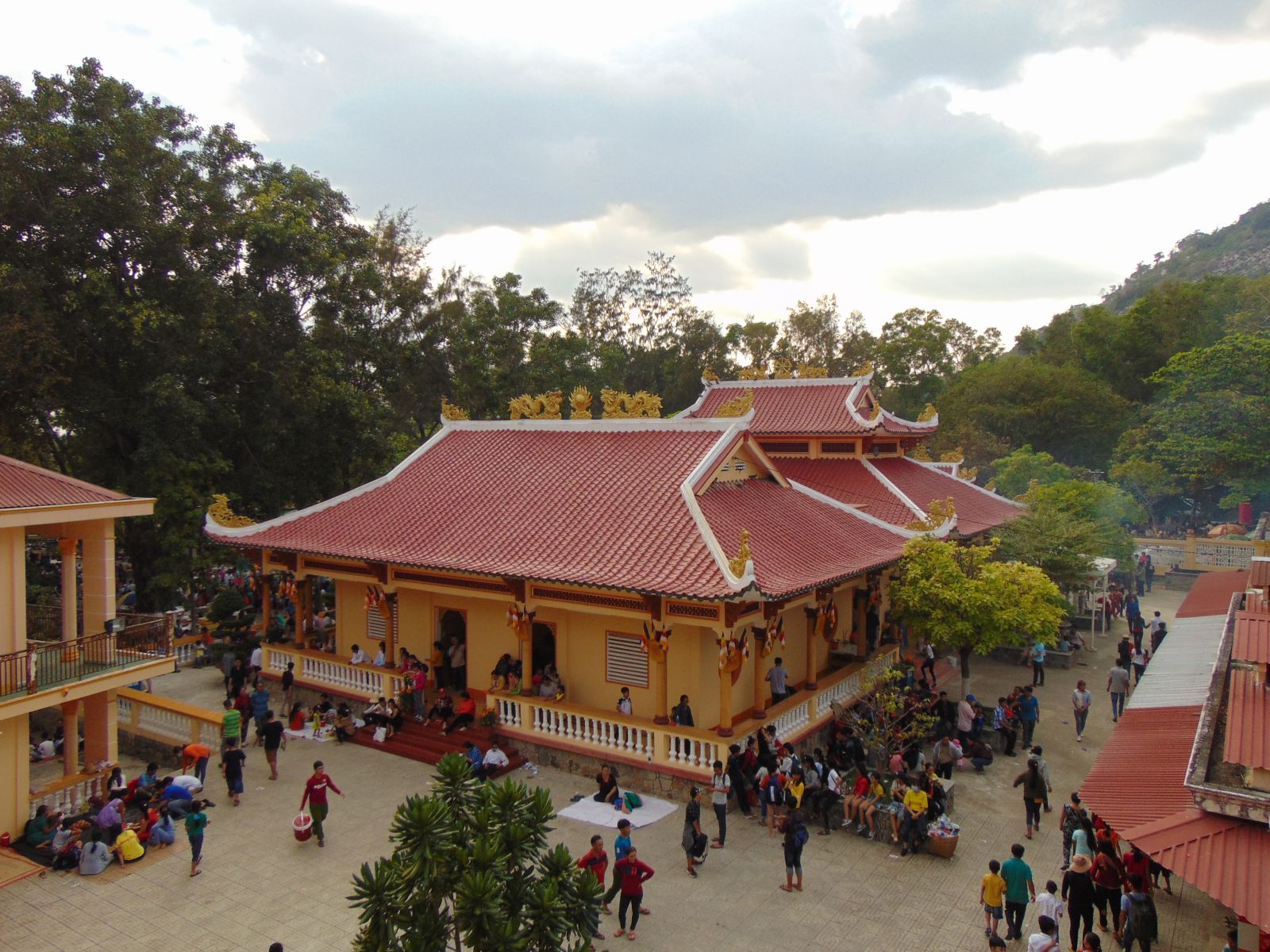 Chùa Trung Núi Bà Đen