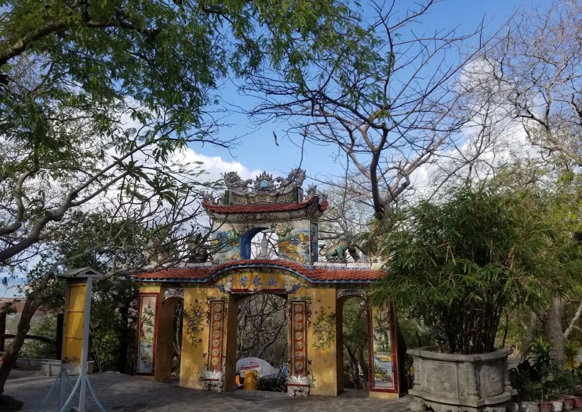 Chùa Hang Tây Ninh