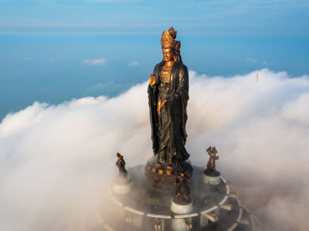 Tham quan kết hợp Núi Bà Đen và chợ Tây Ninh