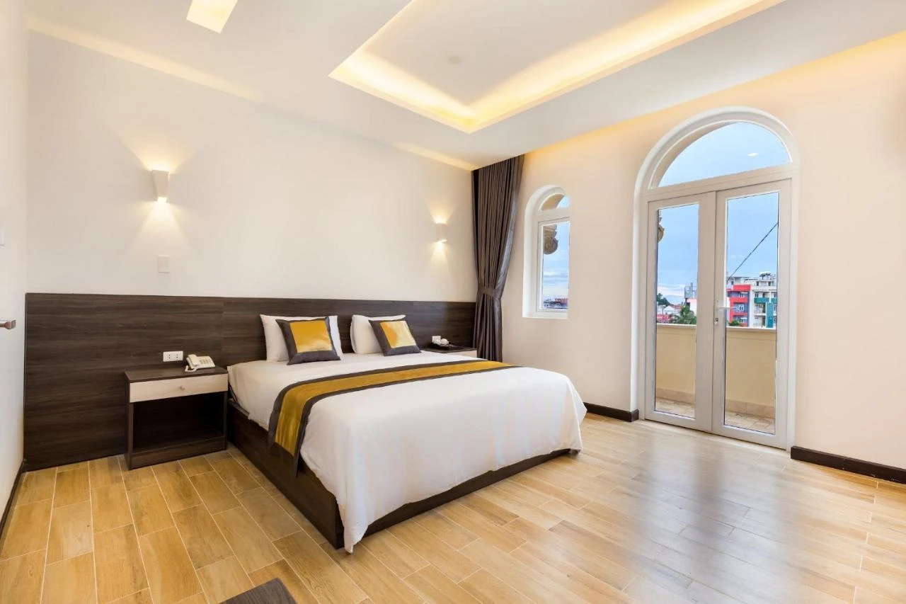 Phòng Golden Central