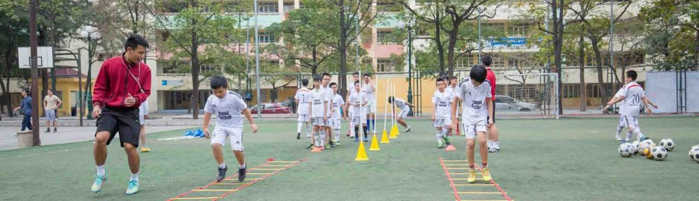 Chiến thuật phòng ngự phản công trong bóng đá | Trung tâm dạy bóng đá Tuổi trẻ
