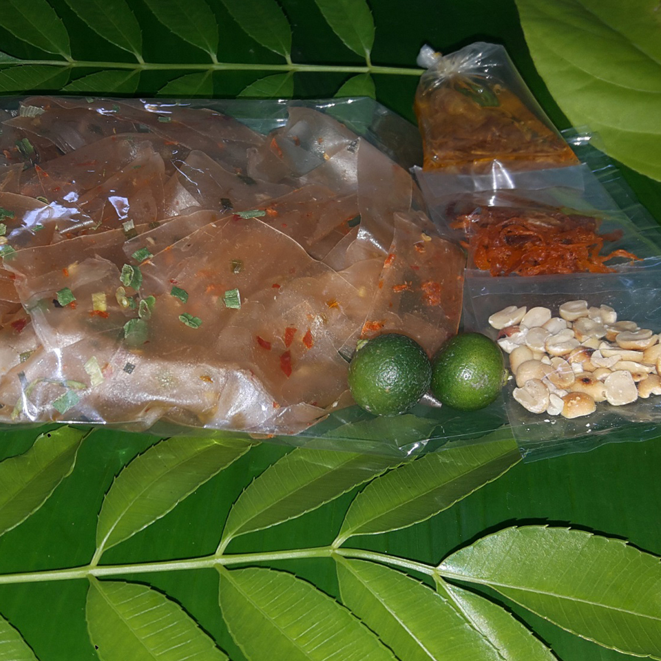 banh-trang-deo-kho-bo-3 - Bánh Tráng Tây Ninh Ngon